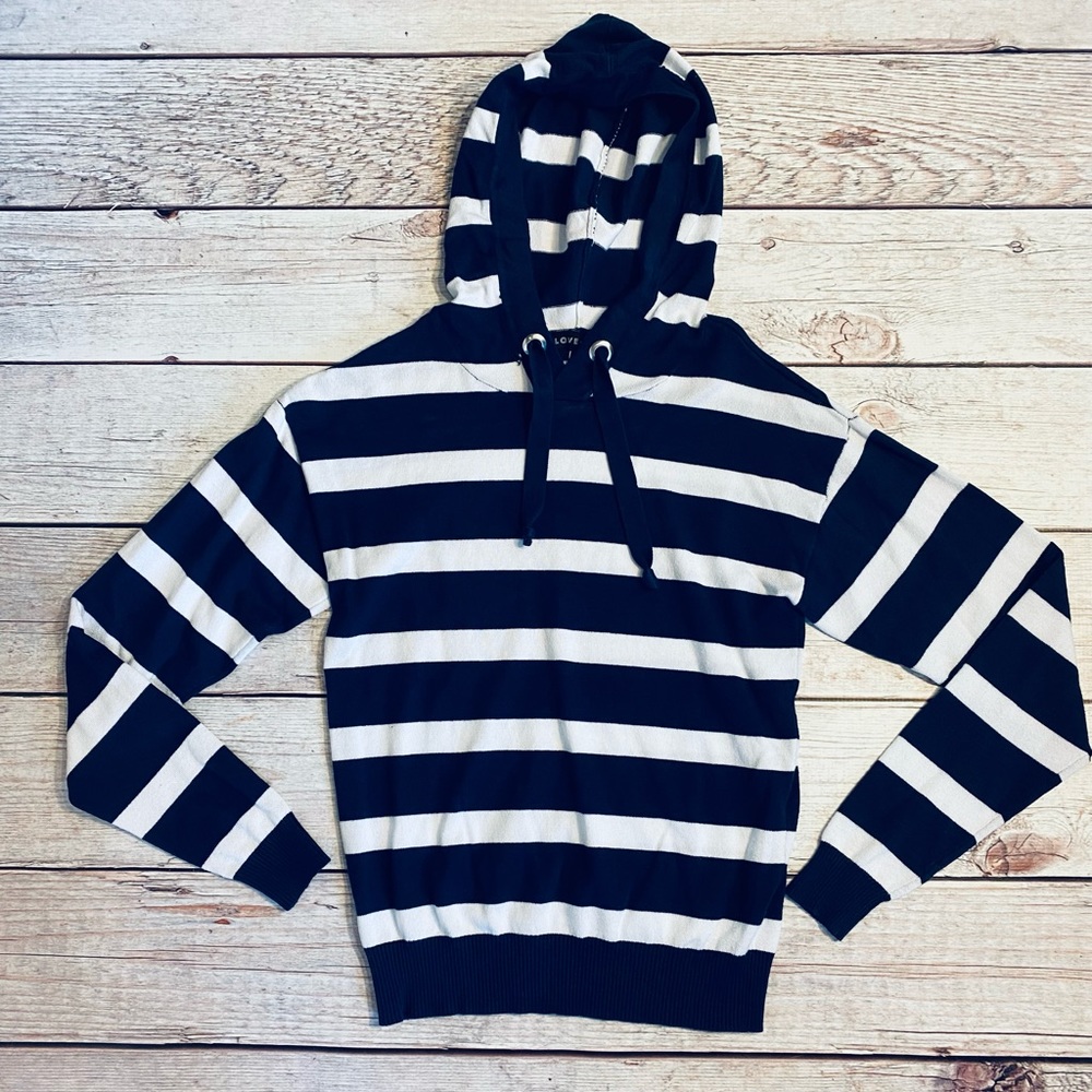 📌LOVE ELLIE • Hooded • Sweater